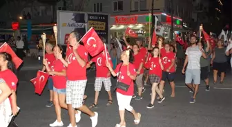 Didim'de 30 Ağustos Fener Alayı ve Konserle Kutlandı