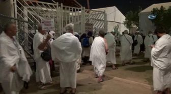 Hacı Adayları Arafat'a İntikalleri Tamamlandı- Gece Arafat'a Ulaşan Hacı Adayları Akşam ve Yatsı...