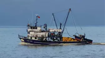 Karadeniz'de Balıkçılar Gecikmeli 'Vira Bismillah' Diyecek