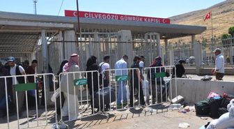 Suriyeliler Savaş Ortamında Bayramlaşmaya Gidiyor
