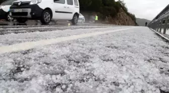 Dha Yurt;antalya' da Dolu  Yağışı Sürücülere Zor Anlar Yaşattı