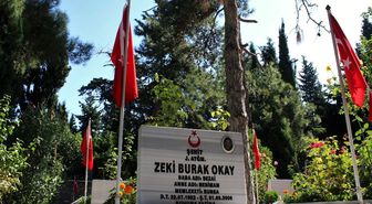 Şehitlikte Hüzünlü Bayram
