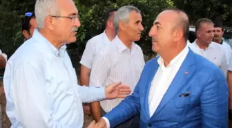 Bakan Çavuşoğlu, Alanya'da Taziyeye Katıldı