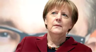 Merkel: Türkiye ile Müzakerelerin Sona Erdirilmesini AB Gündemine Taşıyacağım