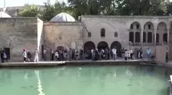 Kutsal Mekanlarda Bayram Yoğunluğu