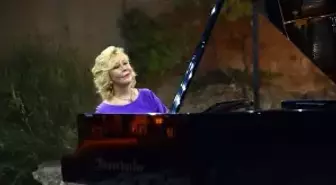 Gümüşlük'te Festival Gülsin Onay'la Kapandı