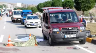 Kastamonu'da Hafif Ticari Araç Devrildi: 1 Ölü, 4 Yaralı