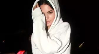 Kendall Jenner, İki Erkeği Aynı Anda İdare Ediyor