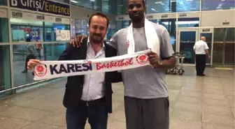 Karesispor'un Yeni Transferi Lawal, Türkiye'ye Gelerek Takıma Katıldı