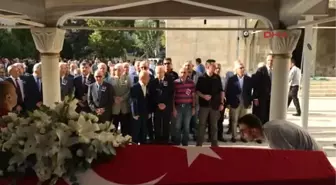 Türkiye'nin İlk Kadın Bakanı Türkan Akyol Son Yolculuğuna Uğurlandı