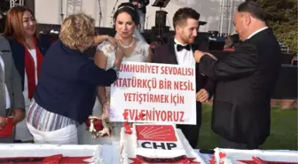 CHP İzmir'de Renkli Yıldönümü Kutlaması