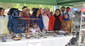 Çorumlu Kadınların İşlediği Süs Taşları Amerika'ya Gönderiliyor