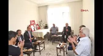 Kılıçdaroğlu'ndan Şehit Ailesine Taziye Ziyareti ...