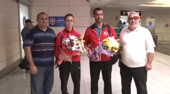 Avrupa Masa Tenis Turnuvasında 2'nci Olan Özge Yılmaz Yurda Döndü