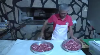 Yörüklerin Asırlık Lezzeti: Gömbe Tepsi Kebabı