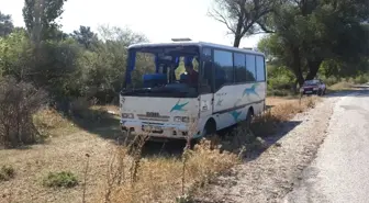 Çanakkale'de Minibüs Devrildi: 12 Yaralı