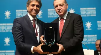 Fatih Belediyesi'ne Cumhurbaşkanı Erdoğan'dan Ödül