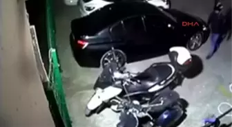 Kapalı Otoparktaki Motosikleti Direksiyon Kilidini Kırıp Çaldılar