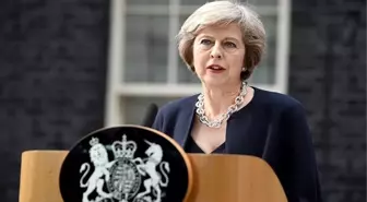 May Turnbull ile Görüştü