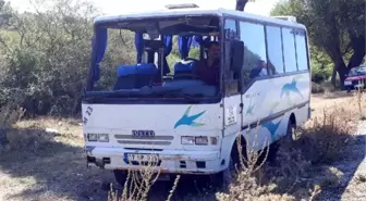 Servis Midibüsü Devrildi: 12 Yaralı