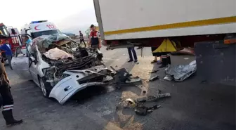 Afyonkarahisar'da Trafik Kazası: 2 Ölü, 2 Yaralı