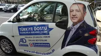 Almanya'daki Seçimlerde Erdoğan'ın Fotoğrafıyla Oy İstediler