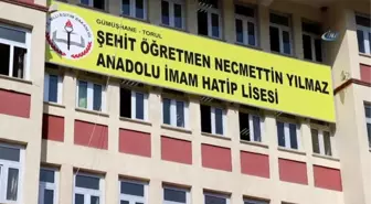 Şehit Öğretmen Necmettin Yılmaz'ın Memleketi Gümüşha'ne Adının Verildiği Okulda Yeni Dönem Hüzünlü...