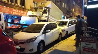 Bursa'da Freni Boşalan Kamyonet 10 Araca Zarar Verdi