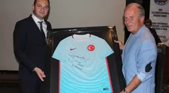 Gesiad'ın Konuğu Mustafa Denizli