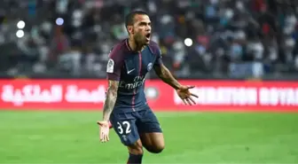 Dani Alves'ten Kendisini Eleştiren Diego Forlan'a Sert Yanıt