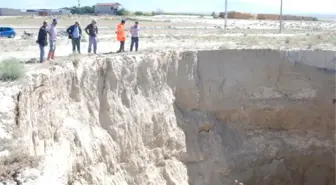 Karapınar'da 40 Metre Çapında Yeni Obruk Oluştu