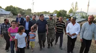 Varto'da Evi Yanan Vatandaşa Kaymakam Sahip Çıktı