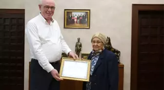 Başkan Kurt'tan Ayday'a Teşekkür Plaketi