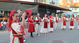 Belediye Başkanına Müzik Aleti Çaldırdılar