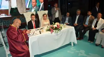 Beykoz'da Toplu Nikah Töreniyle 20 Çift Dünyaevine Girdi