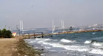 Yalova'da Balıkçı Teknesi Alabora Oldu; 2 Kişi Kurtuldu, 1 Kişi Kayıp