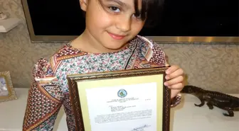 Kolye Yapıp Sattı, Gelirini Mehmetçik Vakfı'na Bağışladı