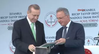 Erdoğan Cuma Namazını Fatih'te Kıldı, Mezun Olduğu Okulun Açılışını Yaptı