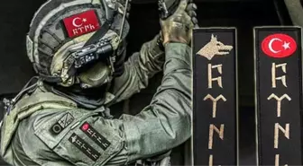 TSK, Asker Üniformalarındaki Göktürkçe 'Türk' Yazısını ve Bozkurt Armalarını Yasakladı