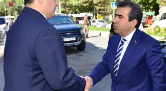 Vali Güzeloğlu, Merkez İlçe Kaymakamlıklarını Ziyaret Edip Çalışmalar Hakkında Bilgi Aldı