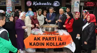 AK Parti Kadın Kolları'ndan Aşure Dağıtımı