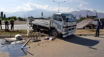 Erzincan'da Trafik Kazası: 1 Yaralı