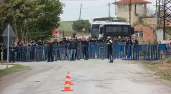 Demirtaş'ı Ziyaret Etmek İsteyen HDP Grubu Cezaevine Yaklaştırılmadı