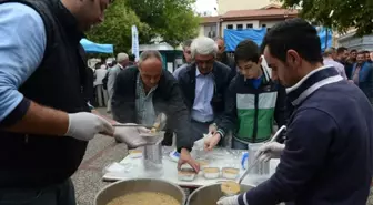 İnegöl Belediyesi Aşure İkramıyla Ağızları Tatlandırdı