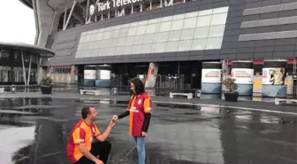 Fanatik Taraftardan İlginç Evlenme Teklifi