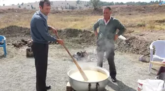 İmece Usulü Düğün Helvası Yapımı