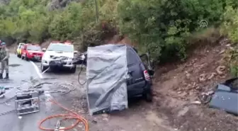 Otomobilin Üzerine Kaya Düştü: 3 Ölü, 1 Yaralı (2) - Artvin