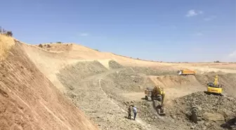 Baraj Gölü Sahasında Kalacak Köy Yolları İçin Yeni Yol Yapılıyor