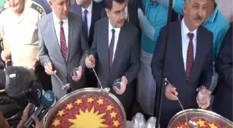 Cumhurbaşkanlığı, Eyüp Sultan'da Aşure Dağıttı