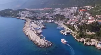 Kaş'ta Dalış Şampiyonası Kortejle Başladı